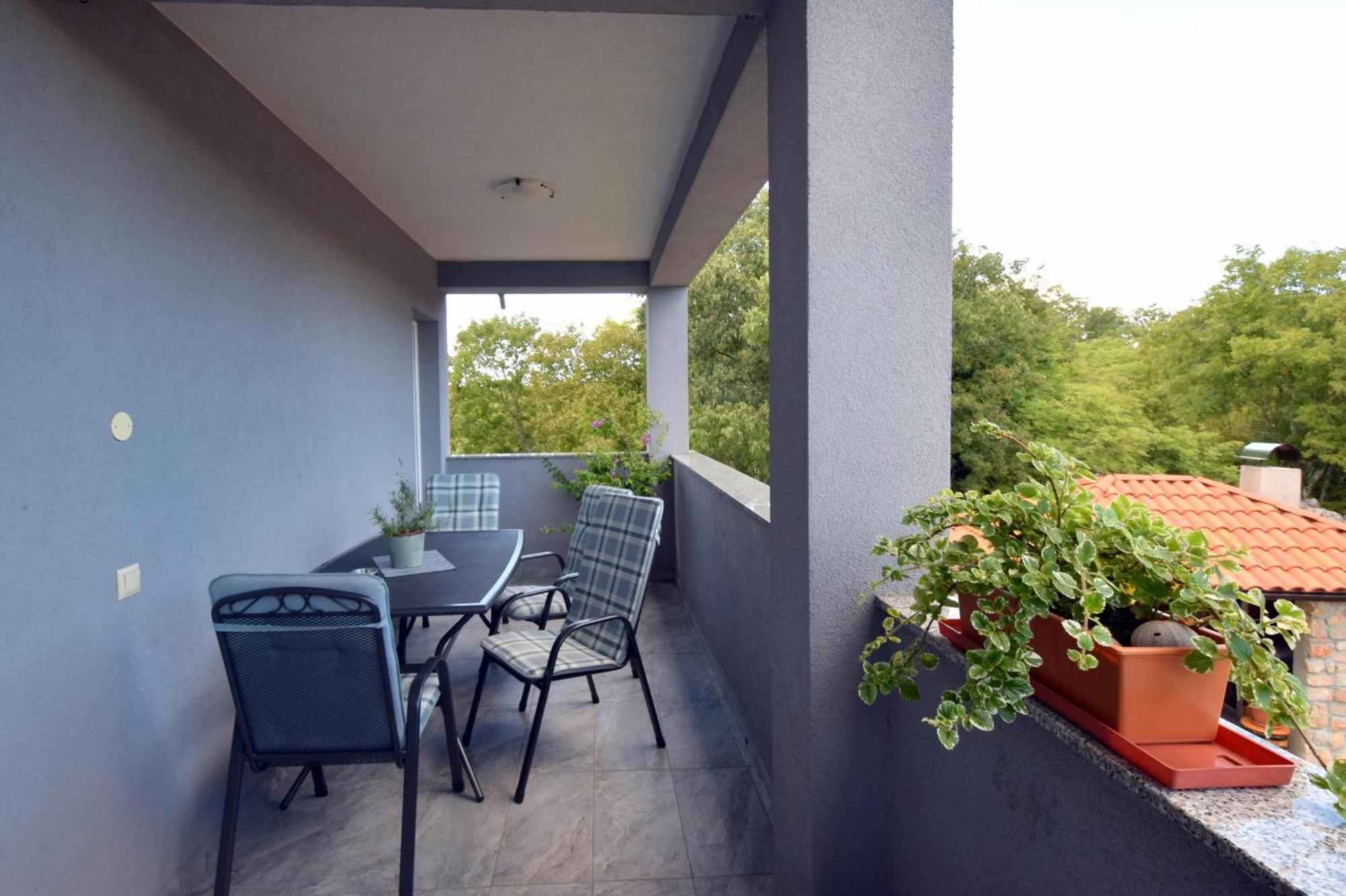 Apartments Cindric Малинска Екстериор снимка